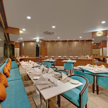 Avins Beacon Hotel - Udaipur Extérieur photo